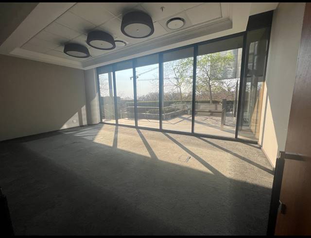 1,555M² OFFICE TO LET IN ROSEBANK